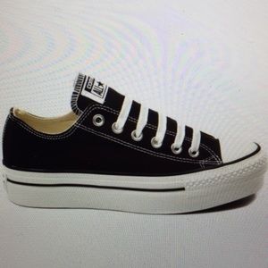 Converse platform new in box never worn US 8.5
